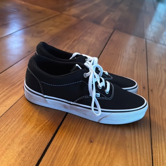 Basically New - Vans Black and White Sneakers 7 - Picture 1 of 5